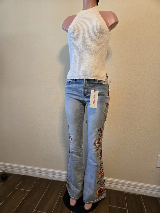 DRIFTWOOD Light Blue Embroidered Women’s Jeans with Floral Detail - Picture 3 of 4